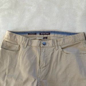 EUC sz 33x30 Michael Kors Parker Slim Fit khaki pants, inseam=29”
